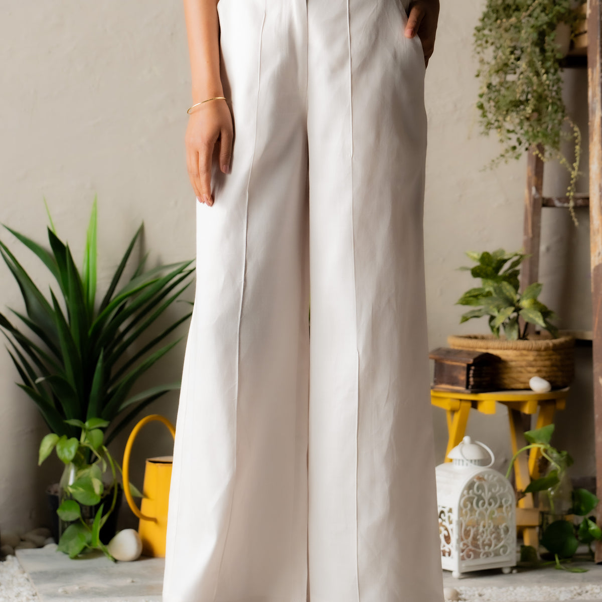 Jessi Pant – Whisper White main image 0