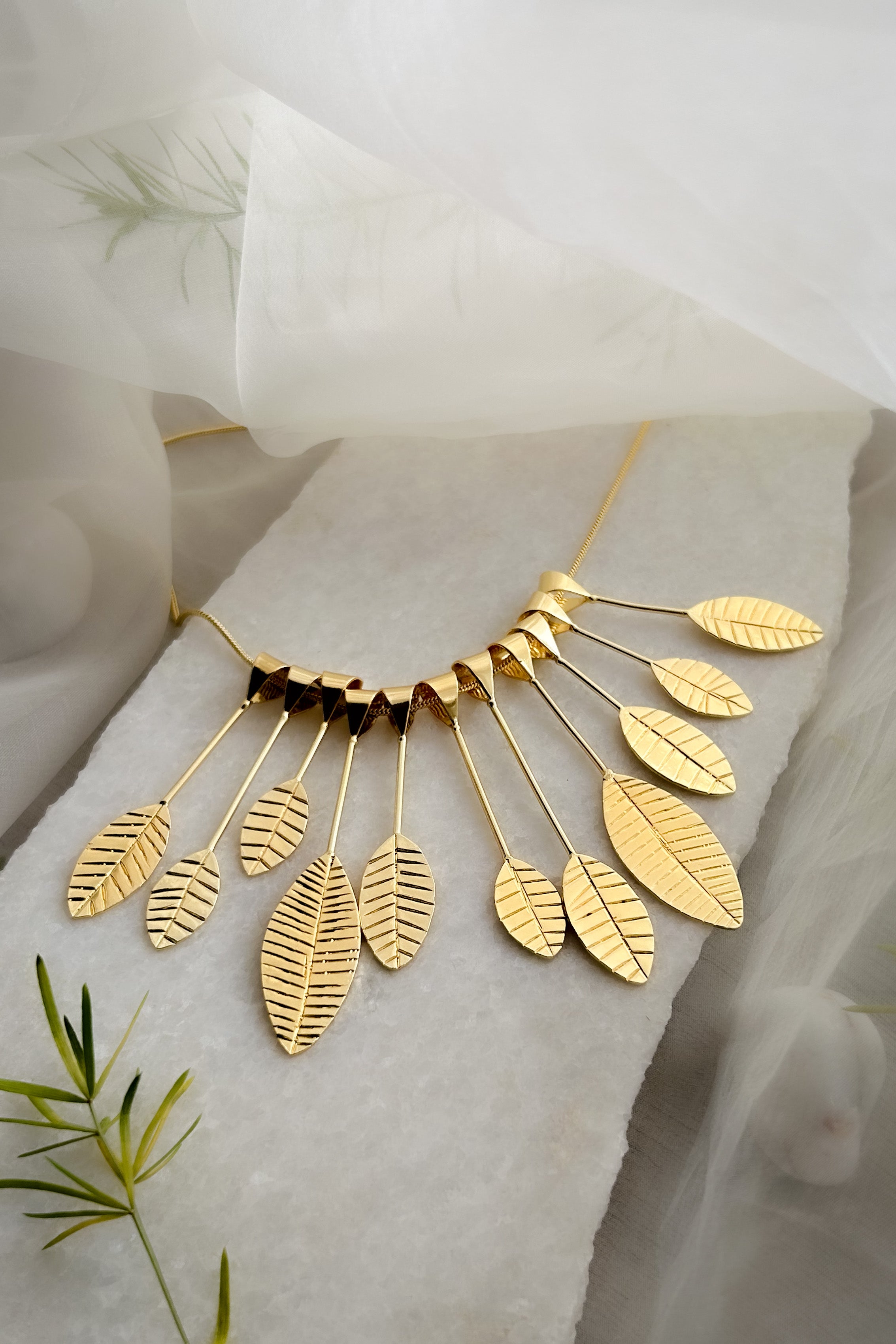 【Llife】CASCADE PENDANT NECKLACE Llife CASCADE PENDANT NECKLACE Foliage Cascade Necklace